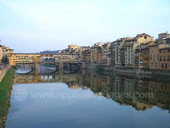Ponte Vecchio en de Arno in Florence