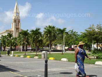 Het centrale plein, Sainte Anne