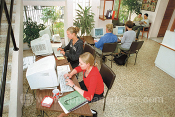 het internetcafe van de school