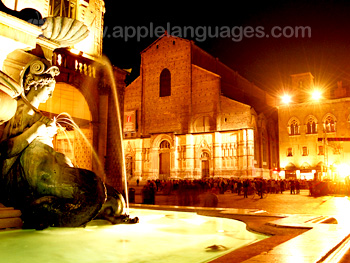 Piazza Maggiore tijdens de nacht