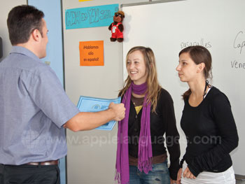 Studenten die hun certificaten ontvangen