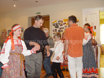 Traditioneel Russisch volksdansen op onze school