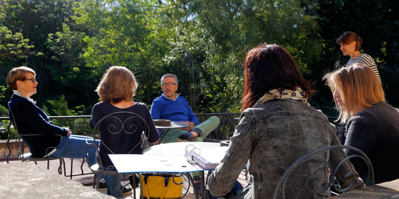 Het terras van de school