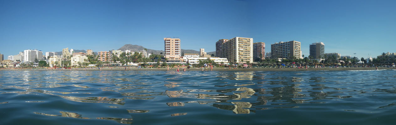 Benalmadena's kustlijn aan de Alboran Zee