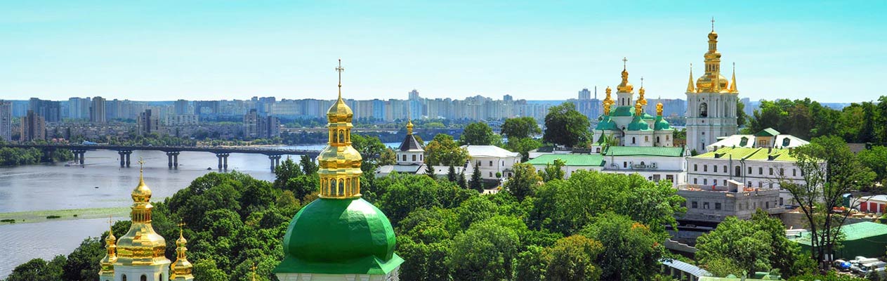 De stad Kiev en kerken in Oerkaïne